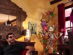 Mature whore bitch stretched by her guy