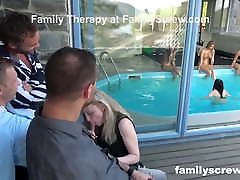 Fucked up Family throws the Biggest Party