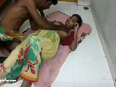देसी भारतीय गांव dad baby mum family sex युगल रोमांस, फर्श पर कमबख्त