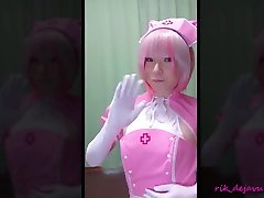 crossdress pink ngentot sama ibu tiri cantik nurse cosplay