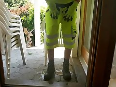 wetting hi vis work shorts before hot day at work