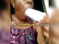 PNG highlands milf sucking bottel spray 2k29