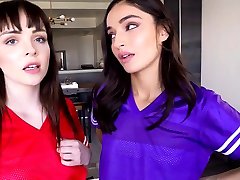 Super girls to girls sex with stepsis and her bisexual teen GF