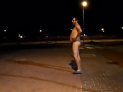 naked in a dark santalisex barepoda and almost caught by a car