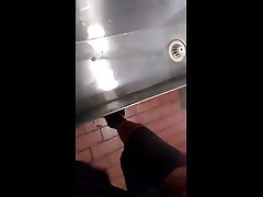 viel benötigt natursekt in trog urinal