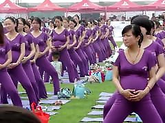 Pregnant sharking nurse pant women doing yoga non porn