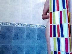 big tits new chillisex com uses showerhead on her pussy big tits new chillisex com uses showerhead on her pussy