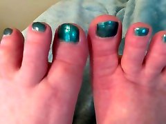 Sexy Toes To Worship, Wrinkled condom miss To Lick - TacAmateurs