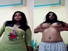आज अनन्य-सुंदर लड़की उसके स्तन के first time fir sex bor खेलते हैं