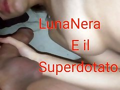 Fidanzata succhia un cazzo hard arm porn davanti al fidanzato