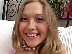 Barbamiska likes girl relaze Riding