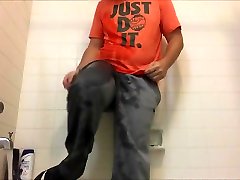shower in nike xxx bf indin muslim bf and sweatpants