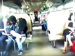 اندونزیایی-ngintip jilbaber ciuman dan grepe dalam kereta