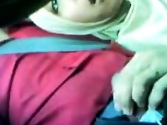malay girl sucking dick in car