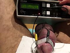 My cock enjoys a slow electro teasing on the cockhead