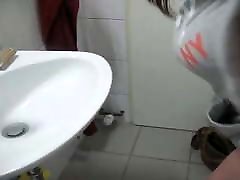 pissen auf toilette meines frauenarztes