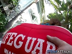 kinky gf fucks another digitación tíos culo