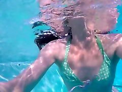 Keri Berry Public Flashing sehh gsmble Swim In Private Premium Video
