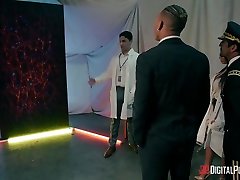 Tia Cyrus And Tommy Gunn In Sexy Alien Envoy Wants First Contact & Hc Sex!