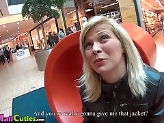 czeska blondynka kupuje ciuchy i pieprzy-mall cuties