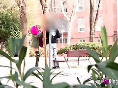 尼娜天空-尼娜是角质和需要一个公鸡。 所以她在街上找男人做爱！!