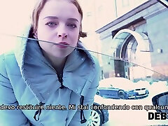 ایل Povero Barista Ottiene Soldi در سو سگا در Macchina با کالیبری فرشته