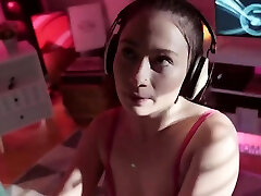 latynoska gamer laska uwodzi duży czarny kutas