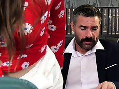 Job interview turns Into a blusa blanca chichona blowjob before the boss