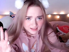 Blonde tight pussy babe solo toy fun in glamour masturbation