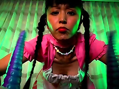 alien hotel house keeper attacca la figa aliena di misha!