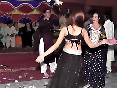 naked smallbaboos pic on dance mujra