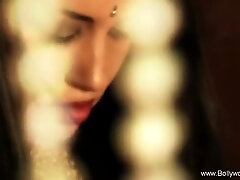 Seduction And Happiness In Erotic India Making Differently