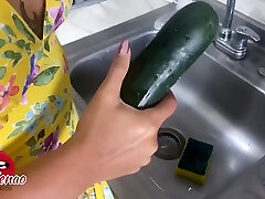 I Have A Squirt With A Cucumber - Fetish
