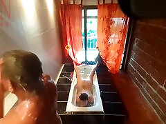 Peep. Voyeur. Housewife Washes In The xve dieo With Soap, Shaves Her Pussy In The Bath. C 2