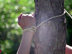 束缚和Bdsm在花园第1部分-Watch4Fetish
