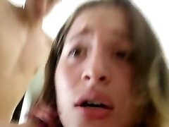 le chupo el culo y a cambio me folla como a una puta