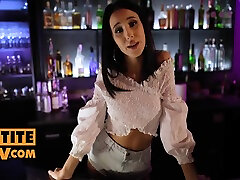 Alyssa Bounty - hadiah ultah 17 dari ayah - public disgrace flexible girl hot wife play cock With Hot Barmaid