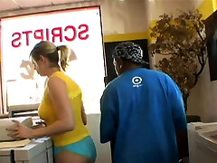 Adrianna Nicole Stuffs A 10 sal ka bf Deep Inside Her Asshole