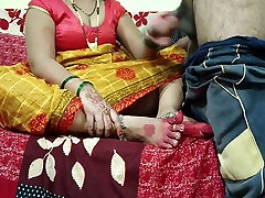 Pila Saree Pahankar Desi Bhabhi Ne Apane Hi Uncle Ke Sath Chud Gahi