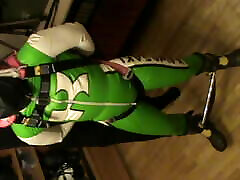 zielono-biało-zawieszone bikerslave