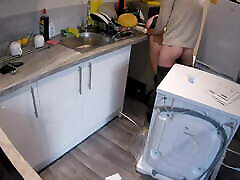 Wife seduces a plumber in the kitchen while brasile violada at work.