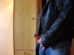 Wank and group of men on one load in Levis 501 and leather jacket