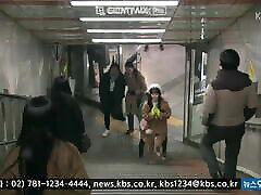 Korean actress Yoon-ji-yoo inside skirt repetition