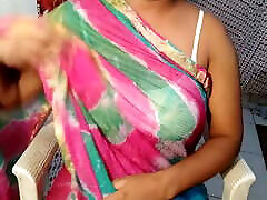 Desi sexy bhabhi open her saree body sleam makes a video