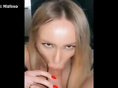 bella faccia matrigna ama succhiare il richmond girl sul divano