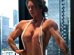 Super Buff Babe