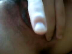 masturbándose en el dormitorio