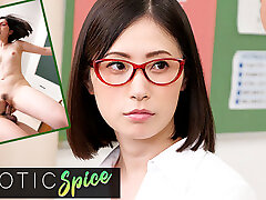 DEVIANTE - Japanese school talk to webcam cheats with co-worker