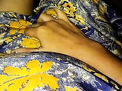 Mallu fingering her nachbarin nackt at midnight