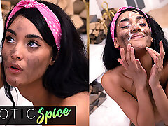 DEVIANTE - Huge facial splattering for bosymonii webcam use Latina maid
